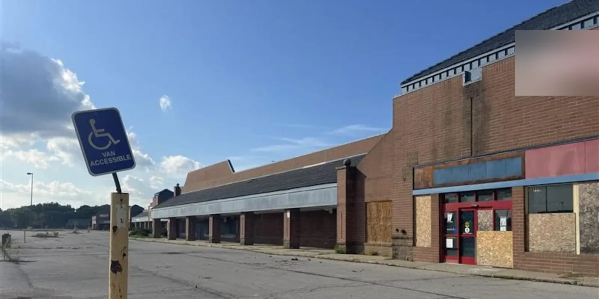 Commercial Roofing at Noland Fashion Square, Independence, MO